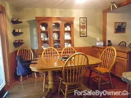 dining room
						:
						hard wood floors