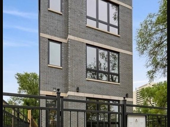 4th image of 3713 S Giles Ave #1