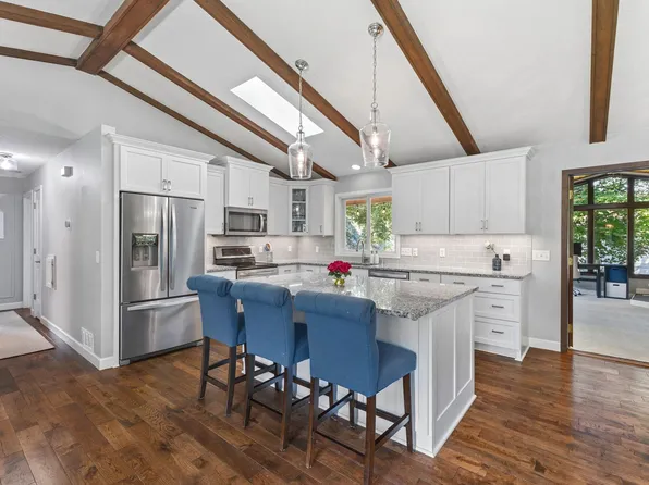 216 Forestview Ln N, Plymouth, MN 55441