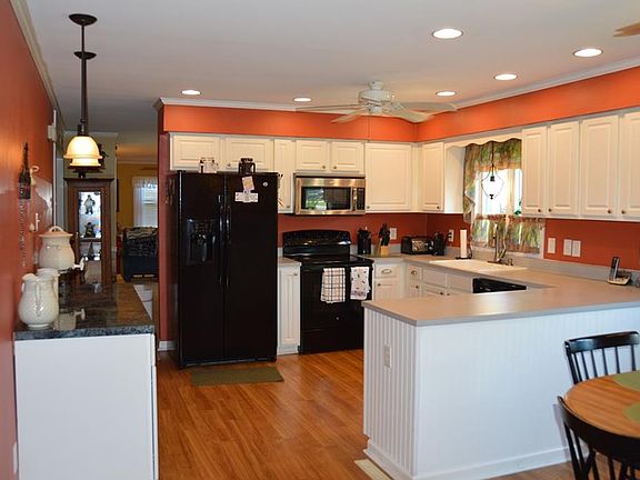 4th image of 38496 Hemlock Dr