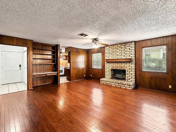 2nd image of 323 Park Hill St