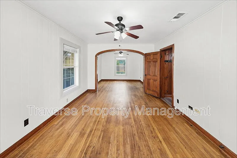2 bed, 1.0 bath, 796 sqft, $1,450 — Photo 1