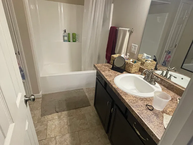 300 Carver Dr #14 — Photo 5