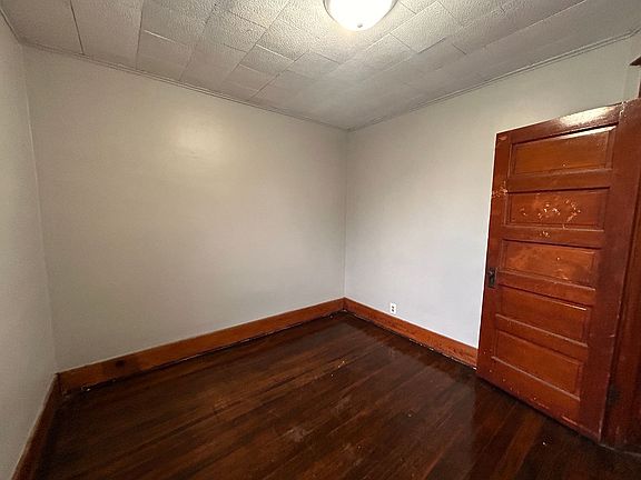 5th image of 2047 W 6th St APT 2