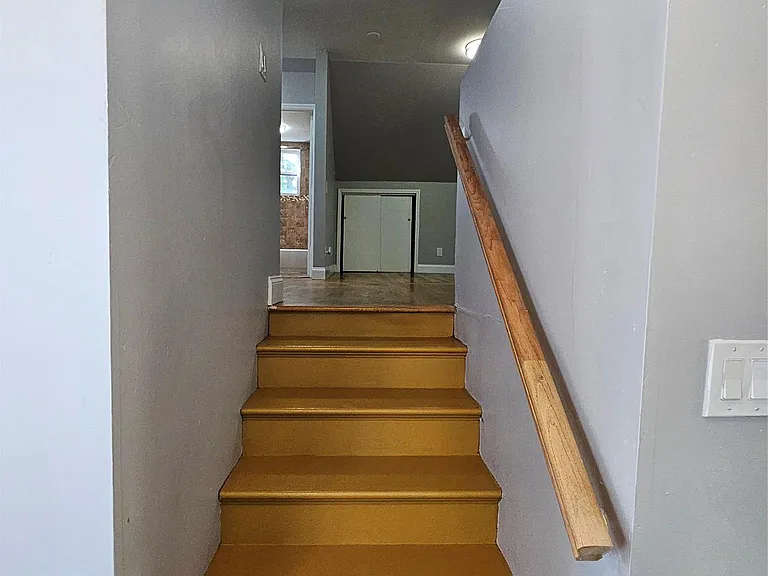16 Monticello St #2 — Photo 8