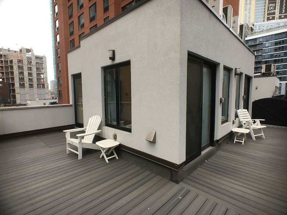 1st image of 2620 Jackson Ave #4C