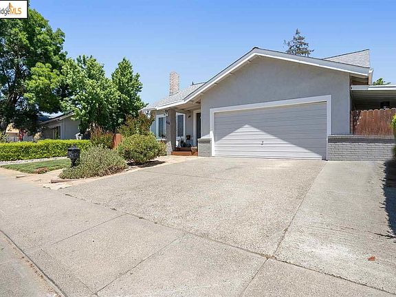 2nd image of 556 Greenwood Dr
