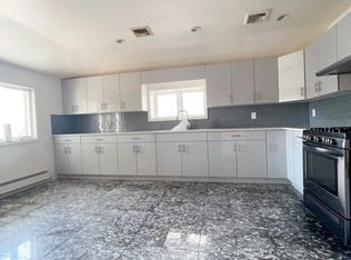 4037 194th St, Flushing, NY 11358