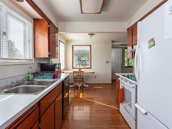 5th image of 13509 E Heroy Ave