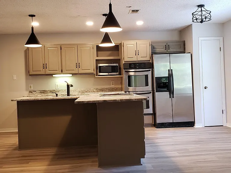Primrose Dr — Photo 8