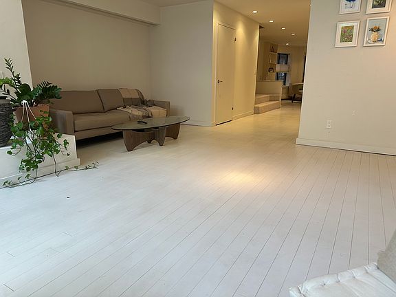 4th image of 130 Barrow St APT 105