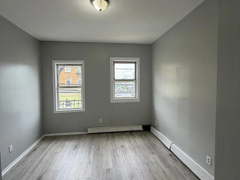231 3rd St #2 — Photo 5