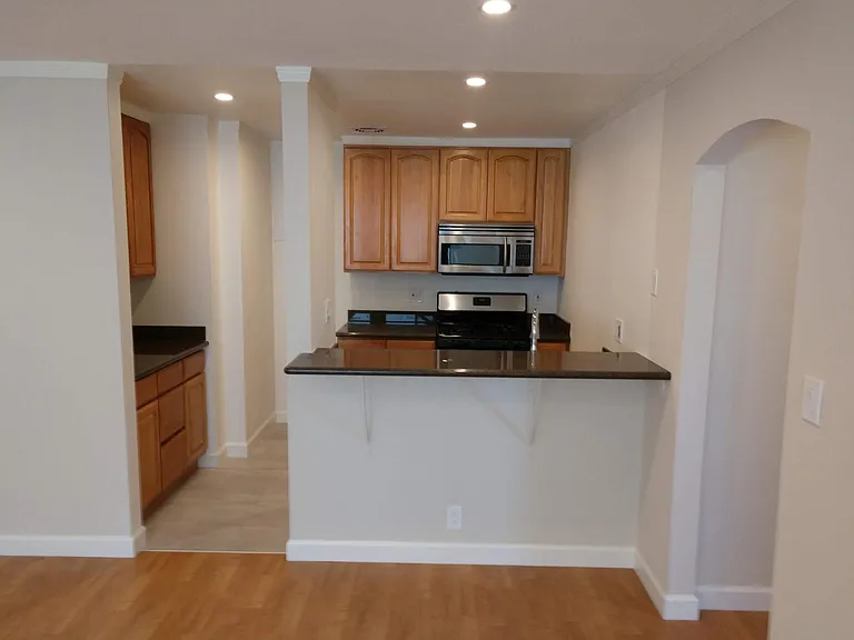 994 56th St #8 — Photo 3