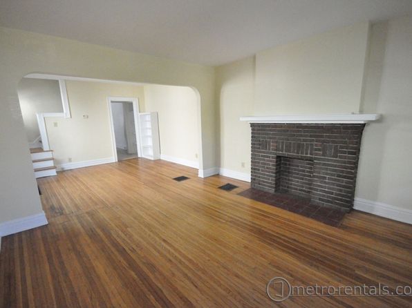 2682-2684 Hibbert Ave