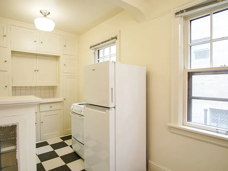 1944 NW Johnson St #206 — Photo 6