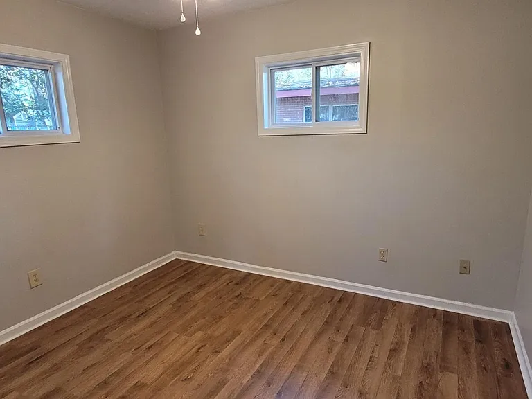 2733 Rice St — Photo 10