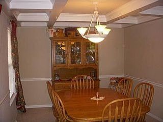 4th image of 590 Oakcrest Dr