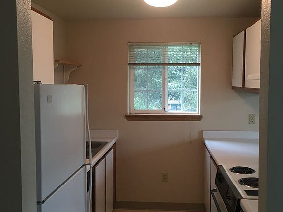 2nd image of 9013 NE 54th St #14