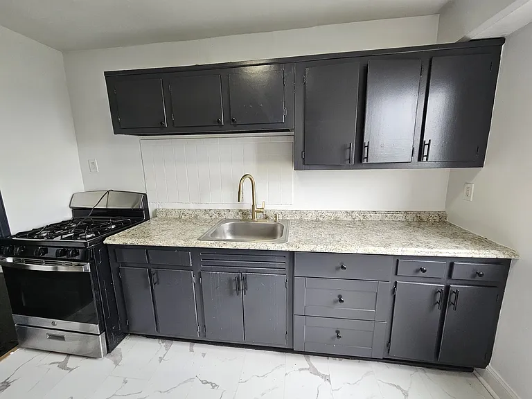 276 Prospect St #8H — Photo 7