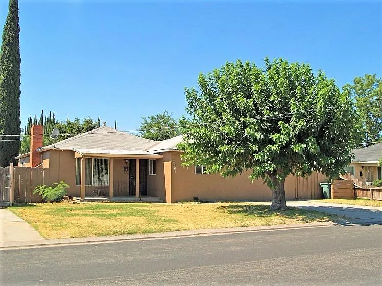 2808 Joy Ave photo 1