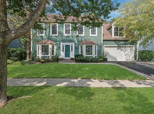 4364 Longmeadow Dr, Gurnee, IL 60031