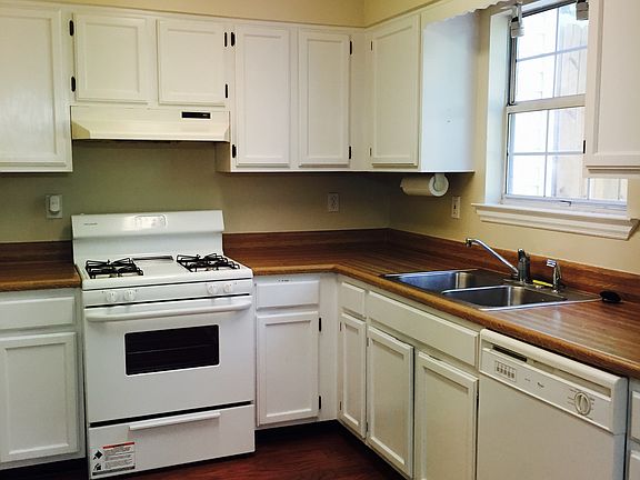 4th image of 2923 Lexington Trace Dr SE