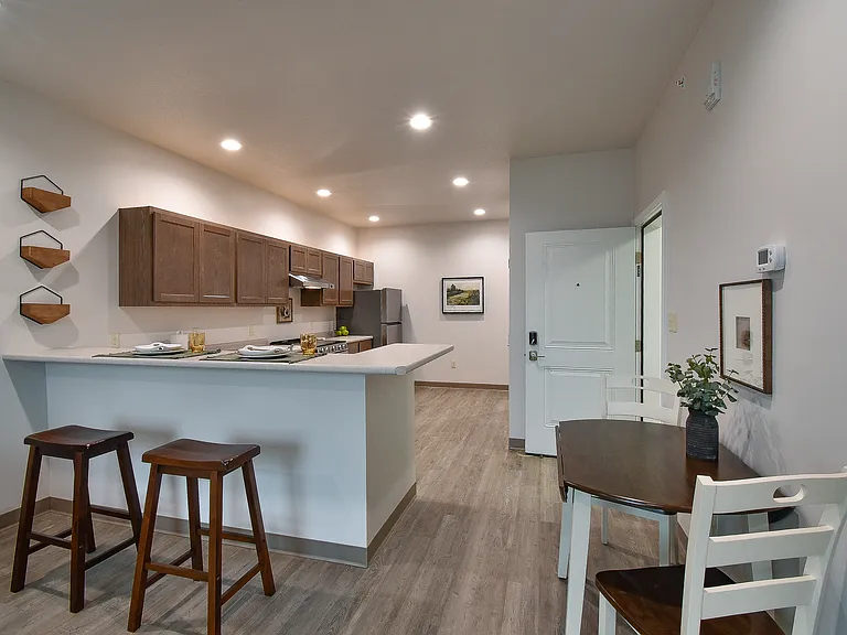 Crossroads Place Apartments — Photo 8