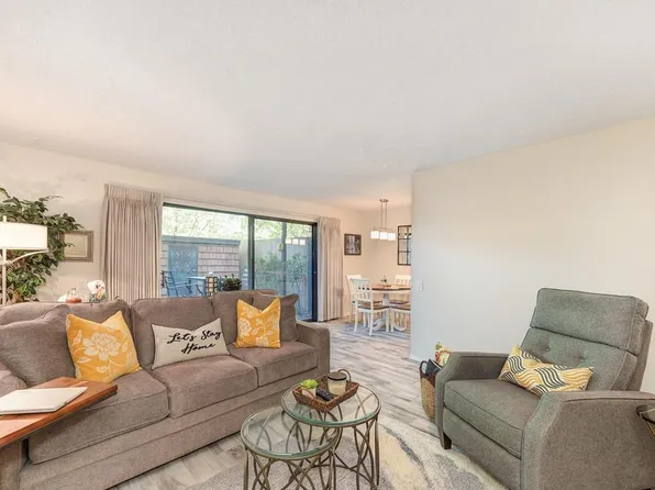 736 Woodside Ln E Unit 1, Sacramento, CA 95825