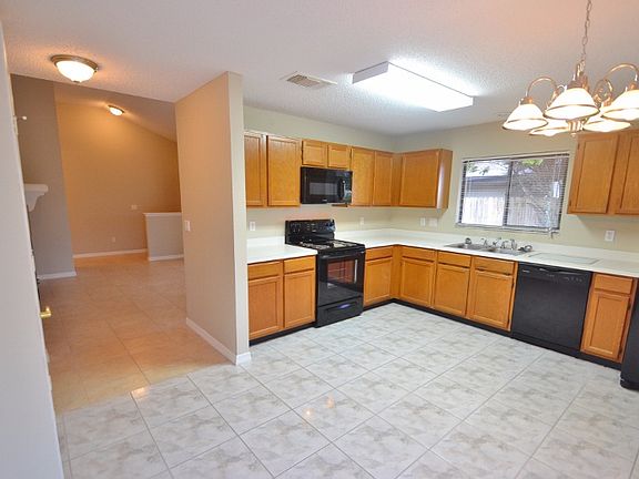 3rd image of 835 Bates Ct