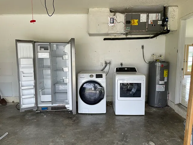 washer dryer and spare refrigerator