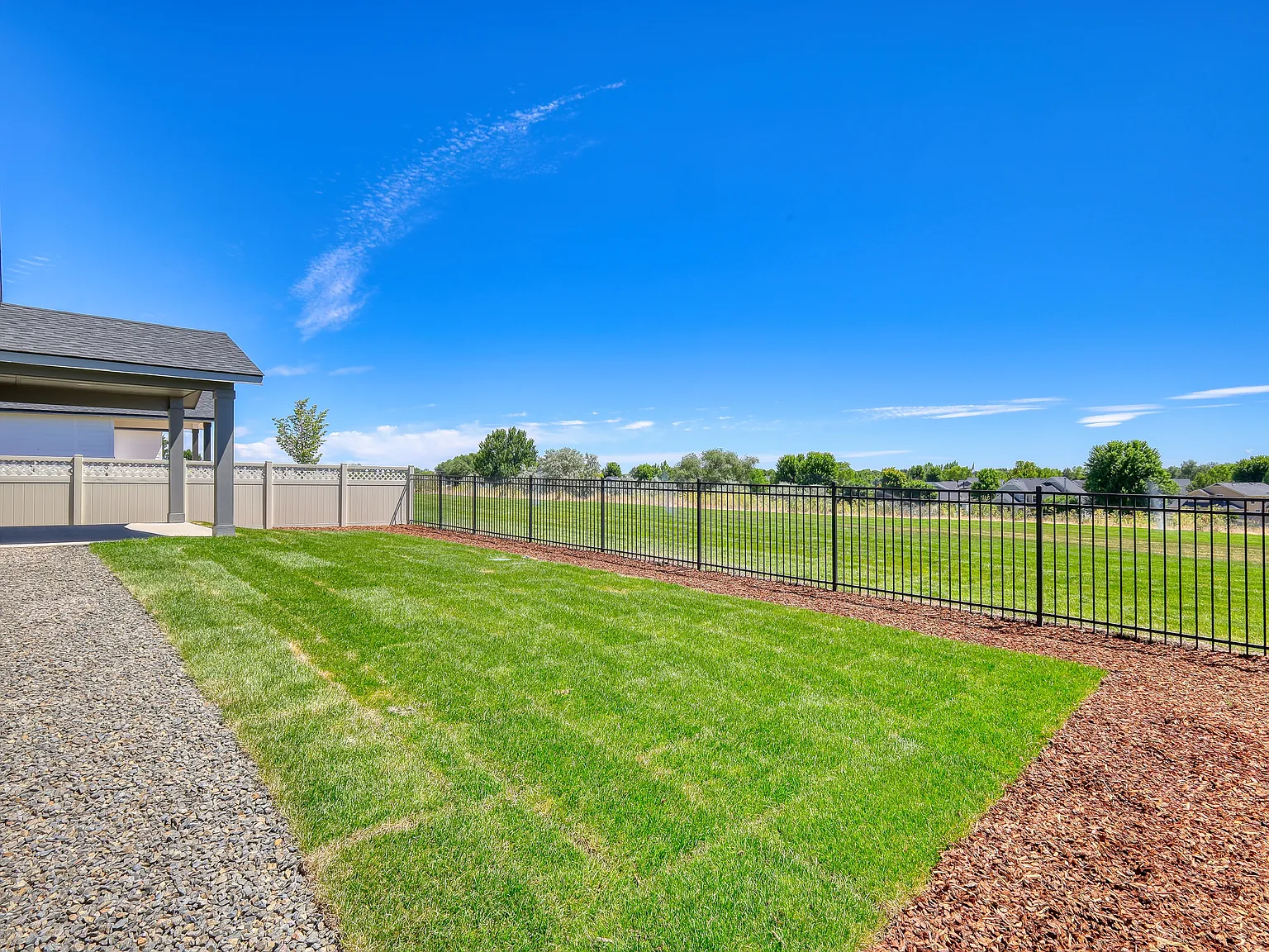 3 bed, 1694 sqft, $2,500 — Photo 3
