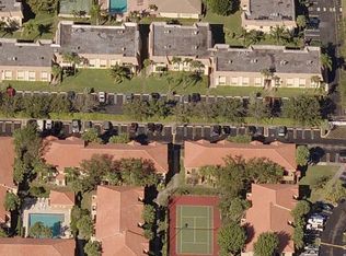 8450 Coral Lake Way, Pompano Beach, FL 33065