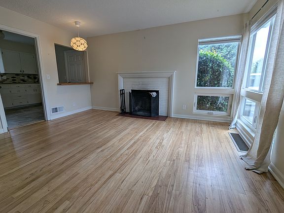3rd image of 6034 NE 8th Ave