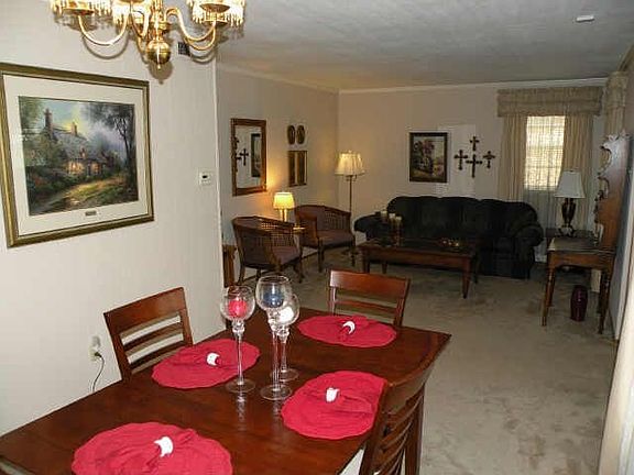 3rd image of 825 Hardy Dr