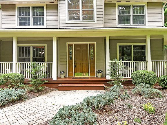 2nd image of 220 Glyn Carin Ln