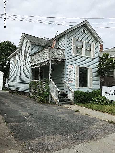 1st image of 118 Bay St