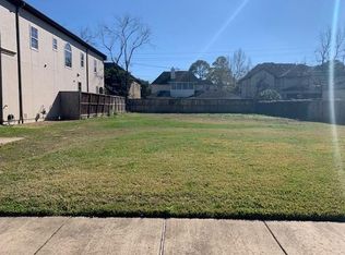 4907 Holt St, Bellaire, TX 77401