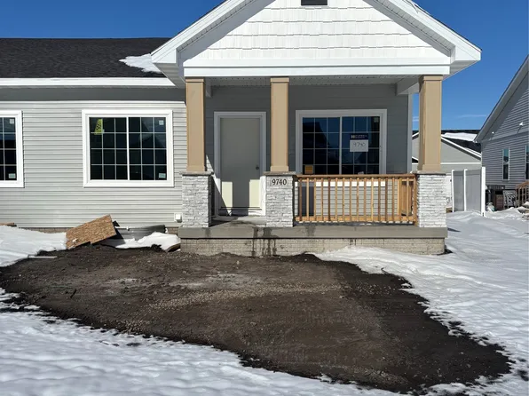 9740 Regatta Ln, Johnston, IA 50131