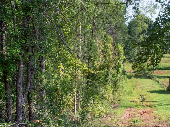 5360 Rainbow Lake Rd, Campobello, SC 29322