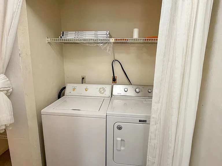 2735 SW 35th Pl #201 — Photo 21