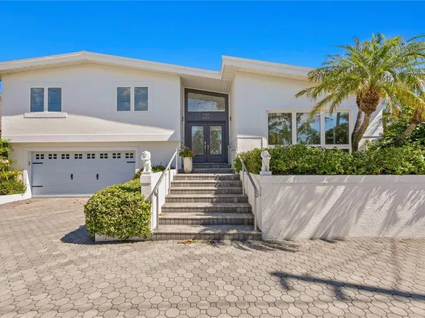 241 N Tessier Dr, Saint Pete Beach, FL 33706