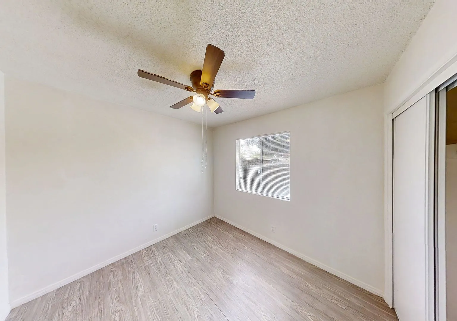 34261 Avenue J — Photo 3