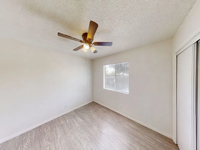 34261 Avenue J — Photo 3