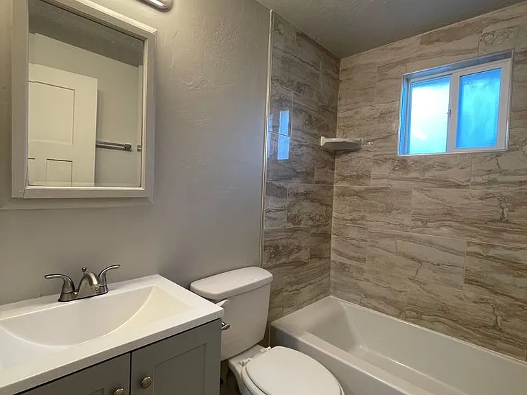 Newly remodeled three-bedroom apartment! — Photo 12