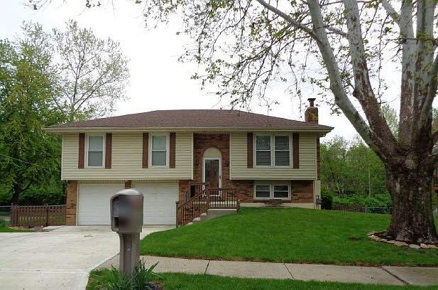 1st image of 2401 S 16th St