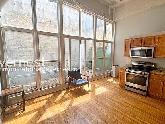 4th image of 1834 Ridge Ave Unit 121