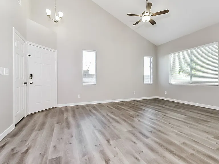 9556 Cabot Falls Ave — Photo 4