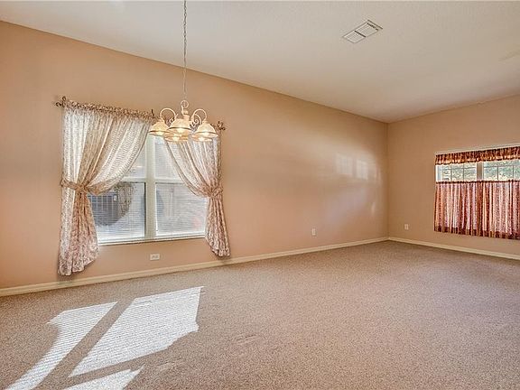 3rd image of 1316 Kellogg Dr