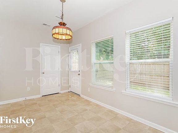 3rd image of 323 Lobdale Falls Dr