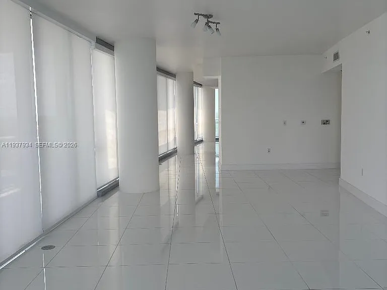 17121 Collins Ave #3101 — Photo 2